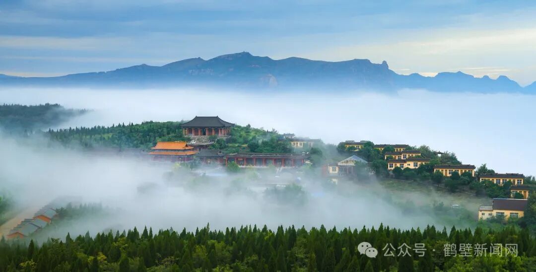 下午前往云梦山,登临南天门,驰骋大草原,拜谒八卦城的鬼谷子王禅,感悟