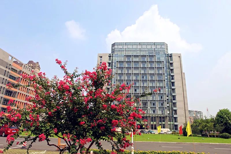 江苏城市职业学院_江苏城市职业学院校风_江苏城市职业学院院系