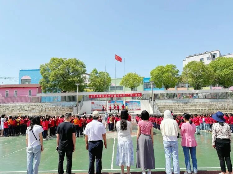 敲安全警钟筑预防堡垒———团风县实验小学总路咀校区开展"三防"演练