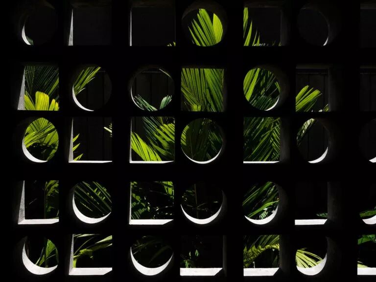 艺术与设计 - 什么是镂空花砖?极致的光影美学