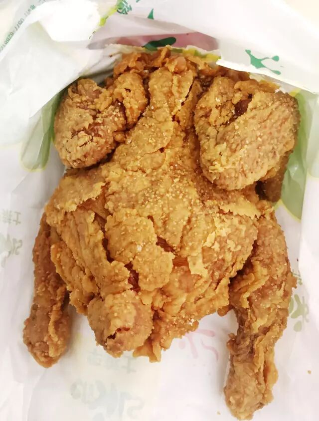 后来再也没吃过华莱士,毕竟,我也是有点闲钱的人了