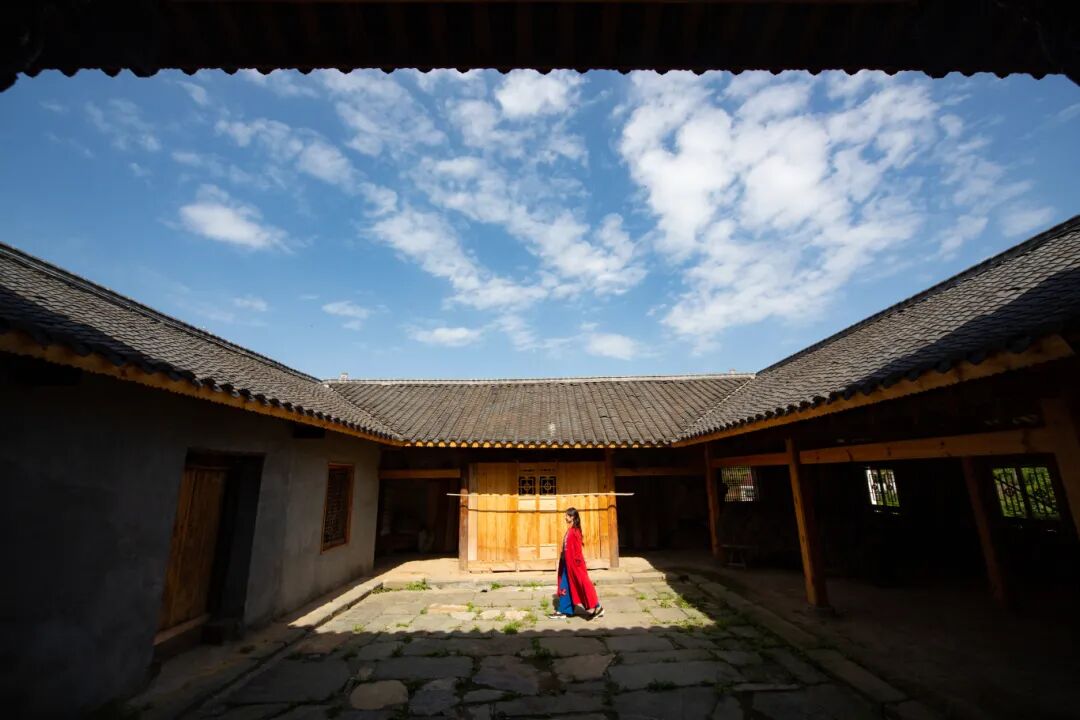 如沐春风  2023年4月拍摄于谭坝镇前河村--邵向东.jpg
