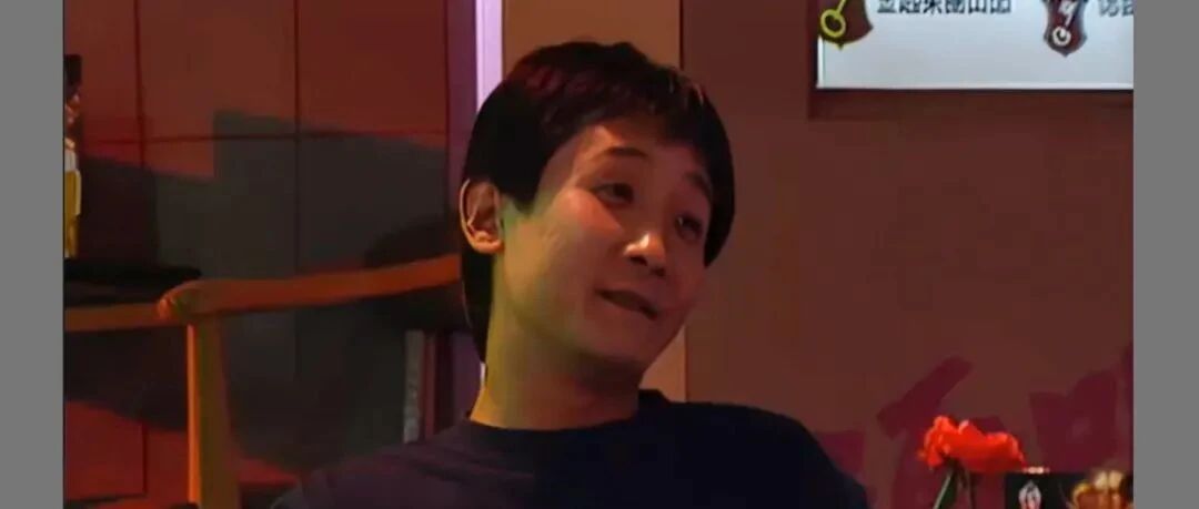 在刷段子 旁边的大哥笑出了声