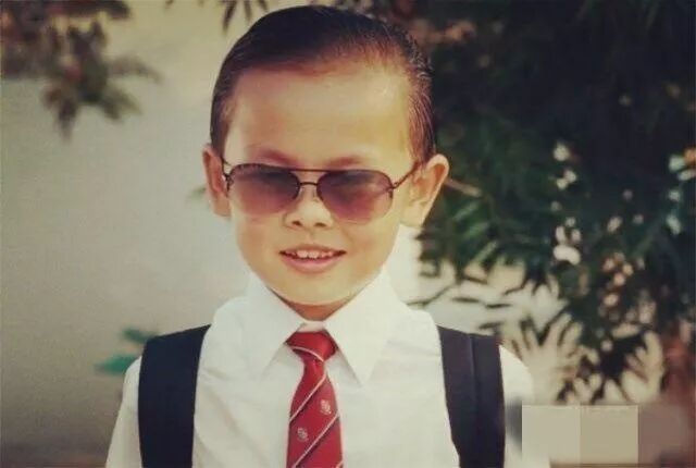 《长江七号》里面扮演讨人厌的富二代小男孩,如今却是美若天仙!