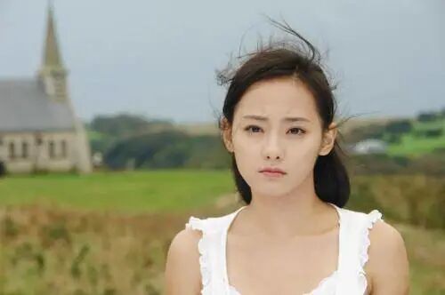 张嘉倪出门带俩保姆仨保镖疑怀三胎？豪门婆婆曾反对婚事，结婚7年产2娃仍未圆婚礼梦（组图） - 15