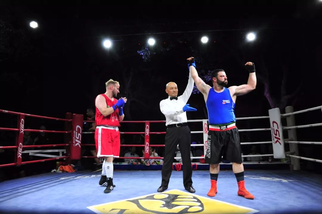 中外拳手决战“虎丘之巅”千年古塔上演拳王争霸