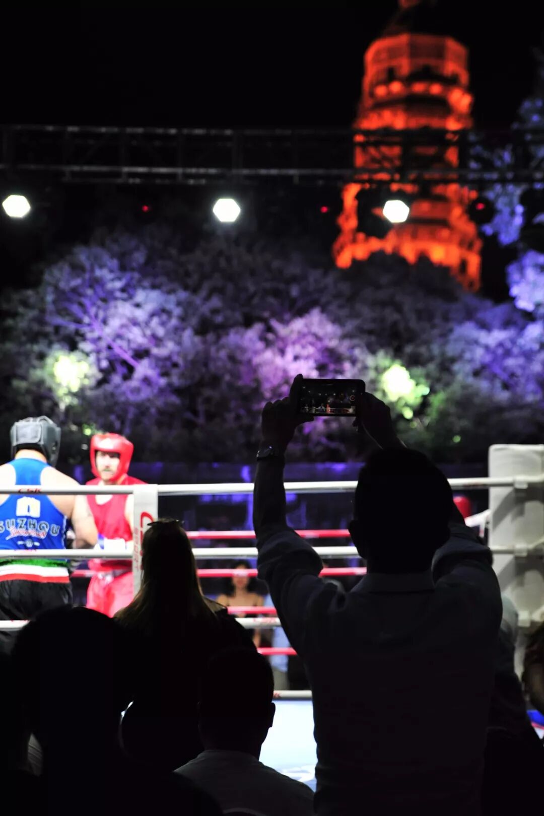 中外拳手决战“虎丘之巅”千年古塔上演拳王争霸