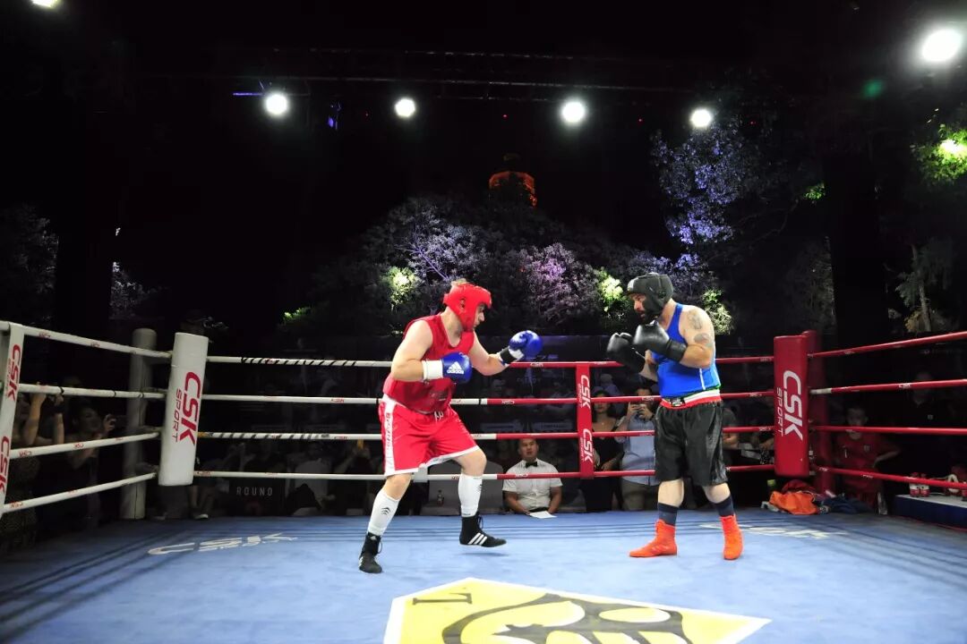 中外拳手决战“虎丘之巅”千年古塔上演拳王争霸