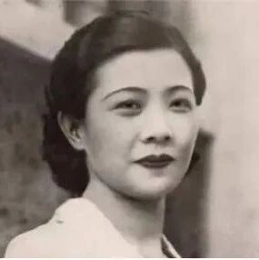 她是民国顶级美女，死后30万人替她送葬，如今依旧家喻户晓