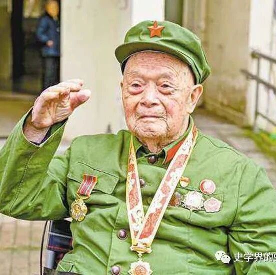 他是上甘岭战役中的英雄，一人消灭400美军，晚年生活令人唏嘘
