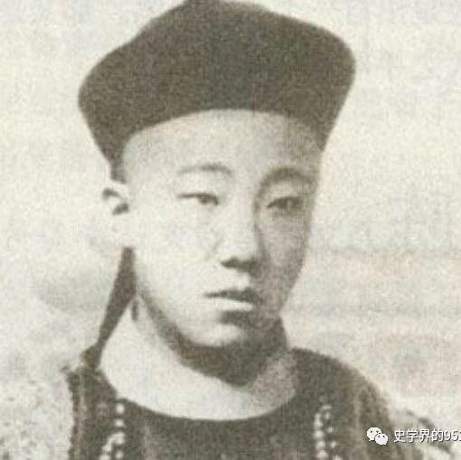 他是溥仪的亲叔叔，宁可摆地摊也不投靠日本人，后来结局如何？