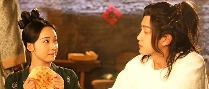 才女出上联：“为名忙，为利忙，忙里偷闲”，书生对出绝妙下联