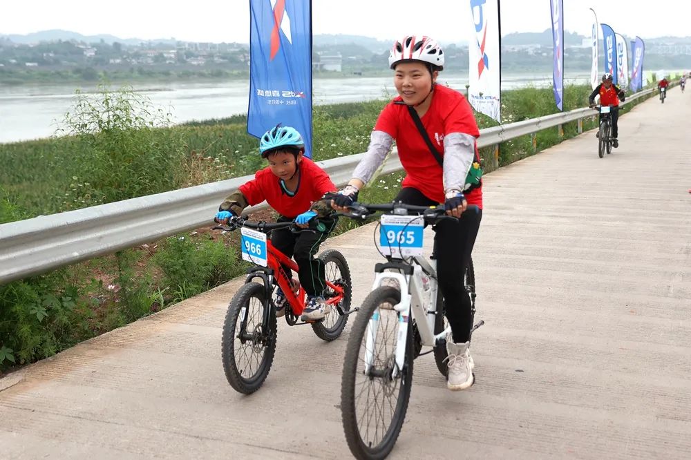 2023环宜宾(翠屏•思坡)团体计时自行车赛在翠屏区思坡镇举行(图9)