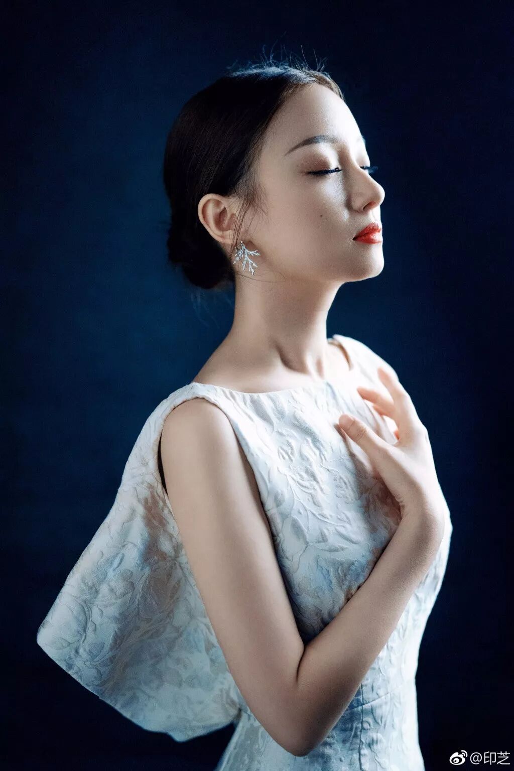 钢琴家英语_美女钢琴演奏家_钢琴女孩视频