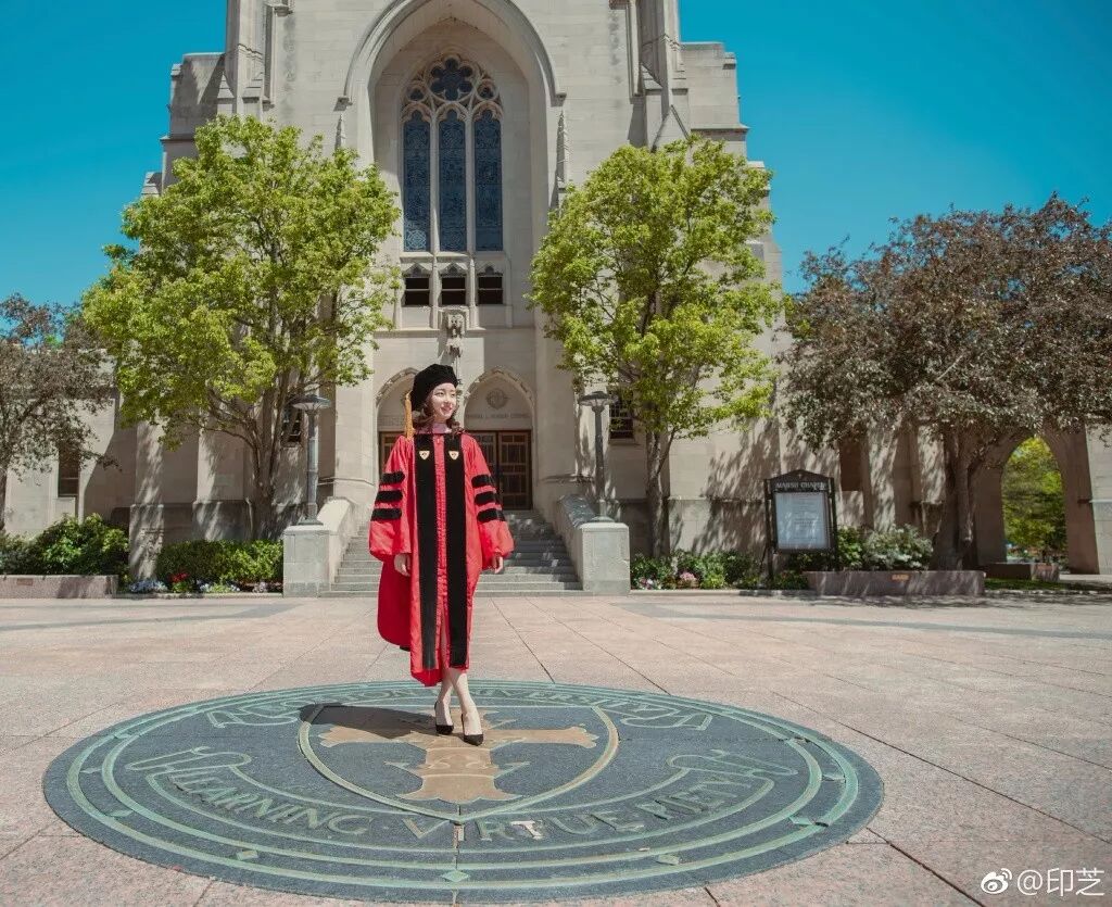 钢琴女孩视频_钢琴家英语_美女钢琴演奏家