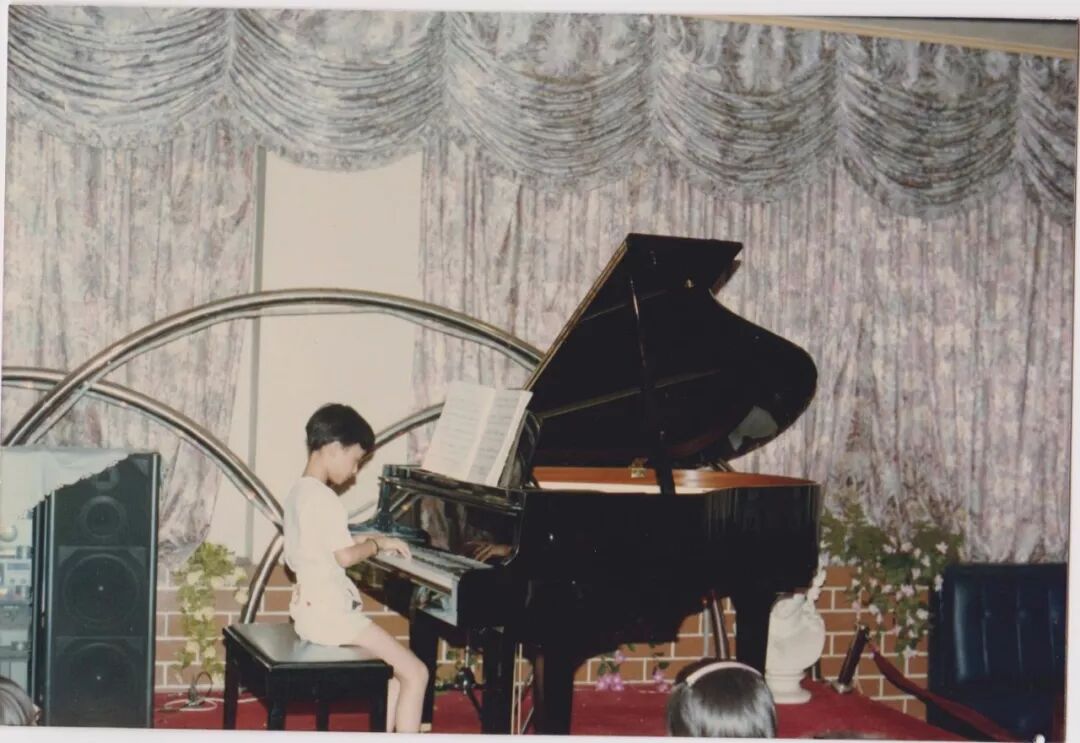 钢琴家英语_钢琴女孩视频_美女钢琴演奏家