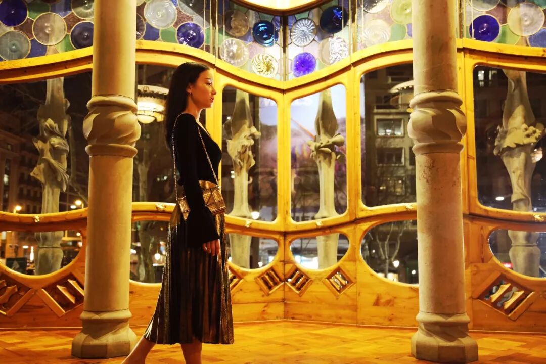 钢琴女孩视频_美女钢琴演奏家_钢琴家英语