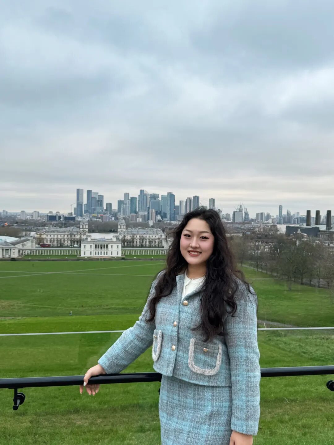 正在英国爱丁堡大学读研深造的郑金洁同学参观格林尼治天文馆