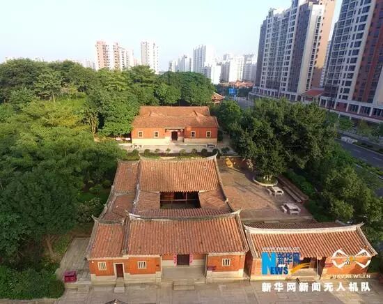 新华网航拍下的五店市:红砖古厝群落中的闽南风情上帝视角下的ta