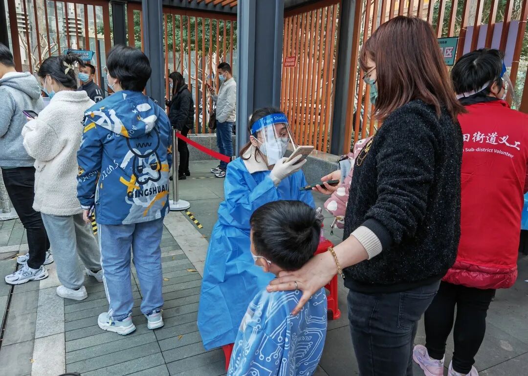 全力奋战疫往无前福南小学与附属幼儿园教师志愿者在行动