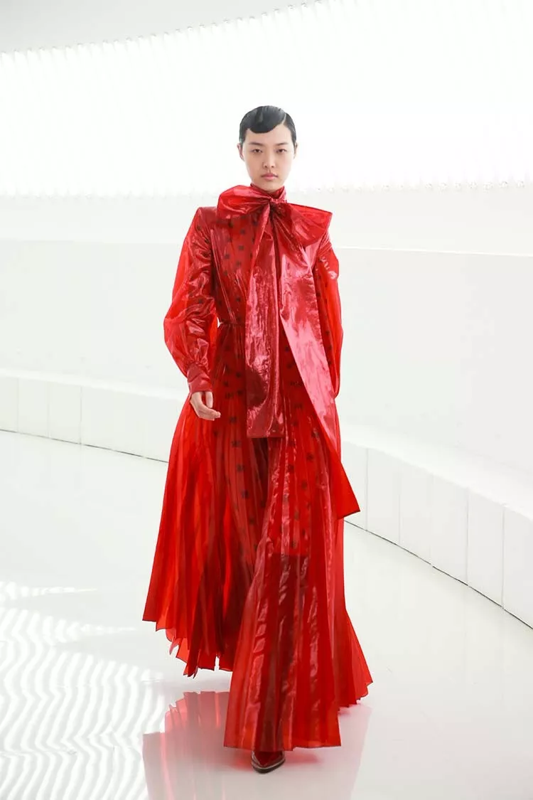 12年后 Fendi 再次来到中国,上演了老佛爷最后一场告别秀! 12年后 Fendi 再次来到中国,上演了老佛爷最后一场告别秀!