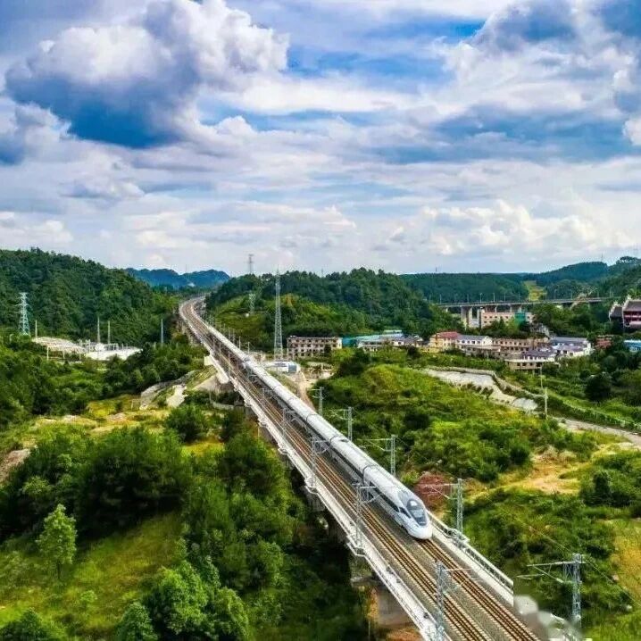 渝万高铁开工指日可待!施工图勘察设计中标了