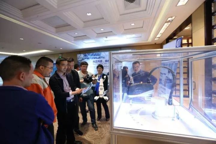柯马携手艾博、宝锦成功举办2017车身拼接焊行业自动化研讨会 柯马携手艾博、宝锦成功举办2017车身拼接焊行业自动化研讨会