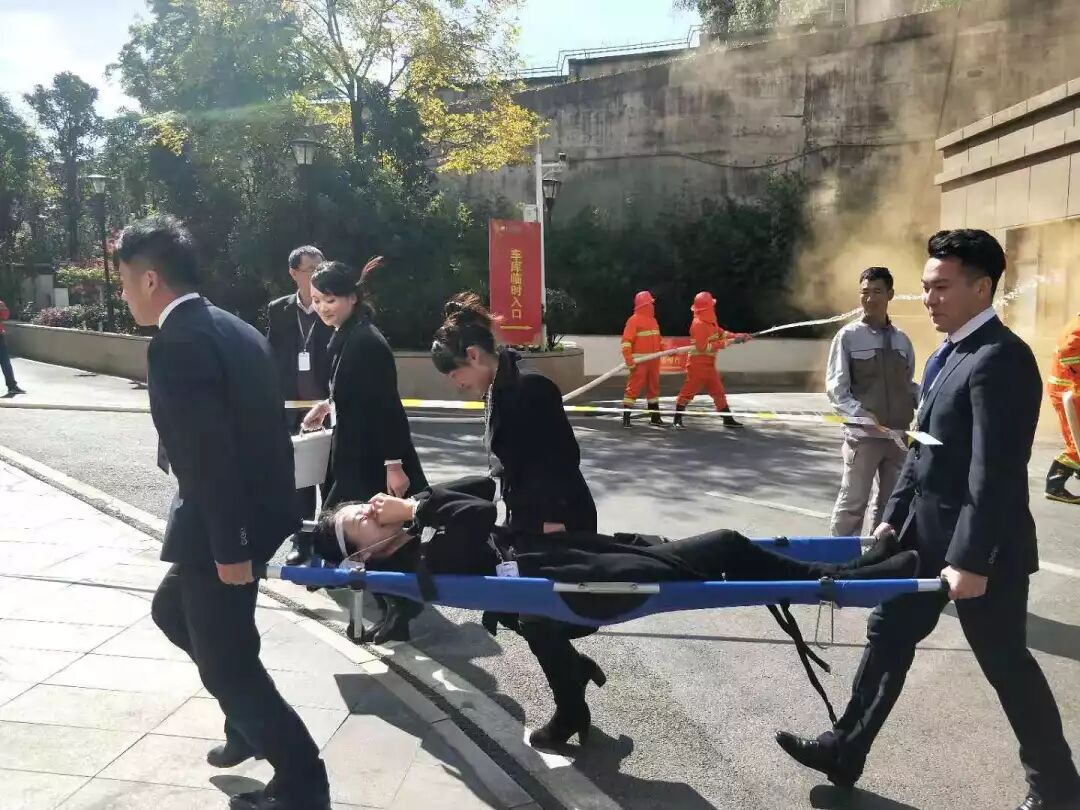 温情守护丨筑起天骄式“防火墙”