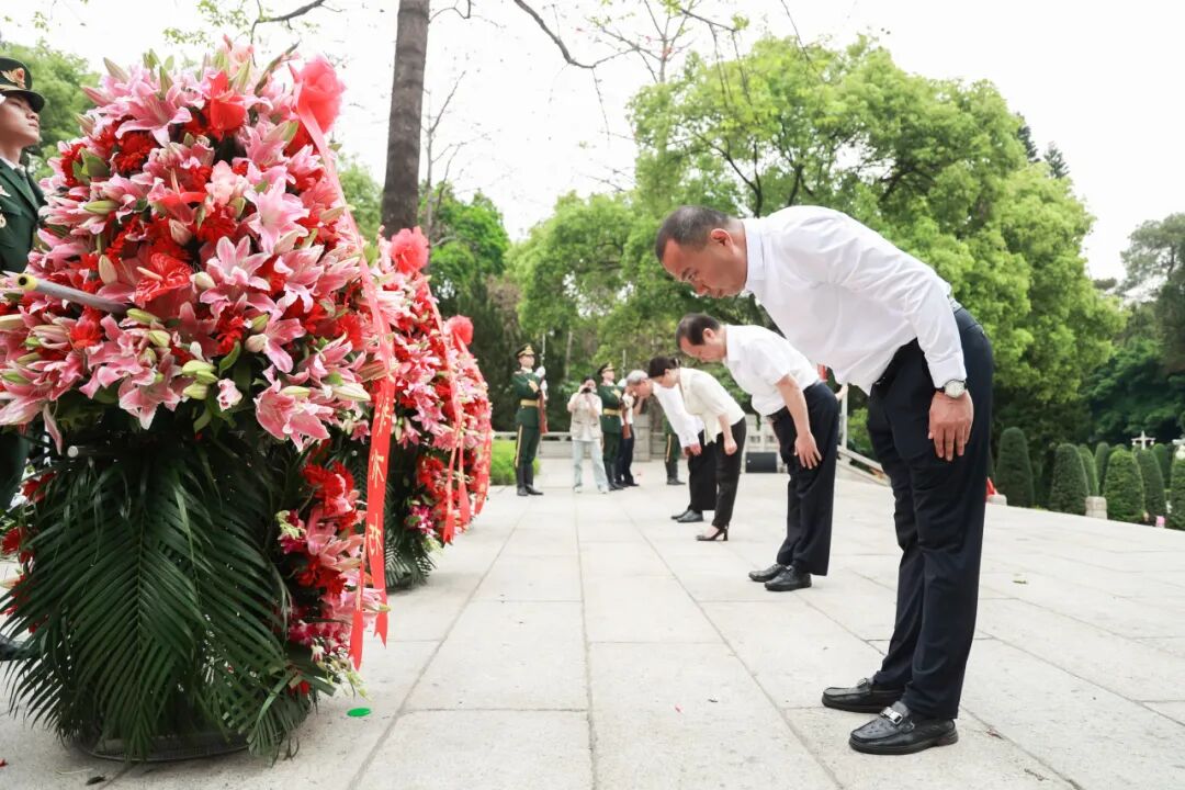广州起义烈士陵园开展铸魂2024清明祭英烈活动