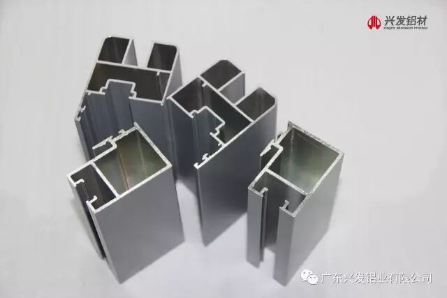 铝合金型材表面处理方式：氟碳喷涂