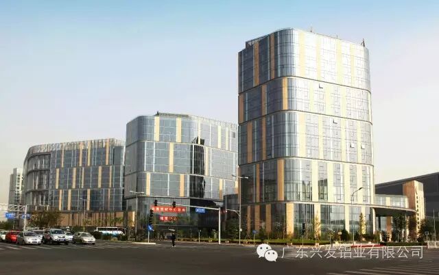 铝合金型材表面处理方式：氟碳喷涂