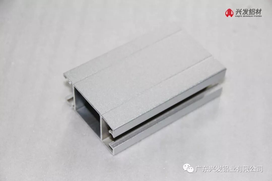 铝合金型材表面处理方式：氟碳喷涂