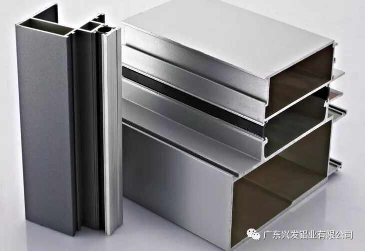 铝合金型材表面处理方式：氟碳喷涂