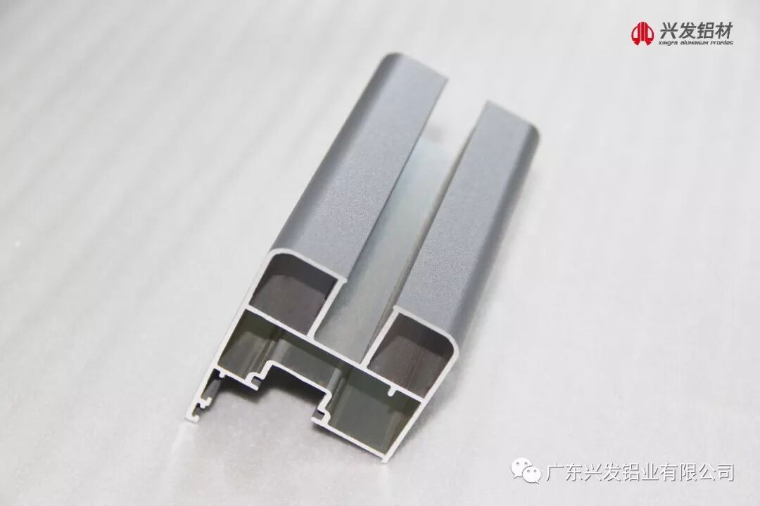 铝合金型材表面处理方式：氟碳喷涂