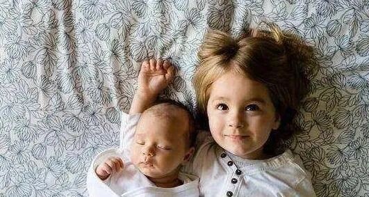 为什么剪脐带要先夹住脐带剪断的时候，到底是妈妈疼还是宝宝疼？别再猜了，看看就知道_https://www.jmylbn.com_新闻资讯_第4张