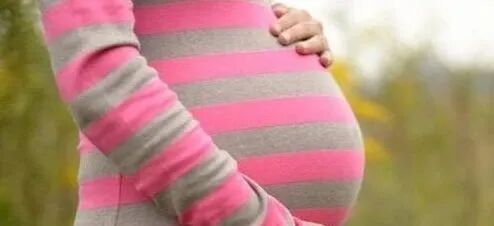 为什么剪脐带要先夹住脐带剪断的时候，到底是妈妈疼还是宝宝疼？别再猜了，看看就知道_https://www.jmylbn.com_新闻资讯_第7张