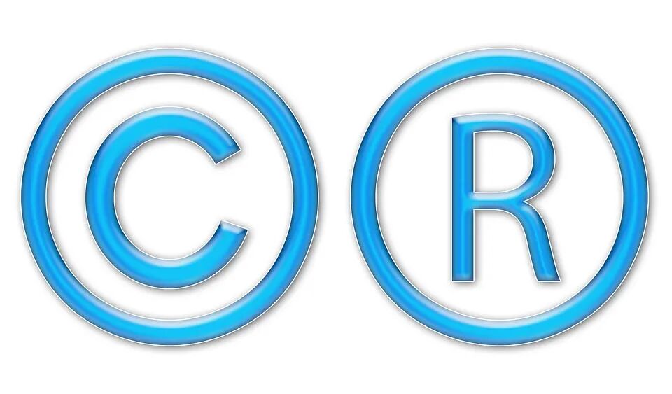 2020年11月15日，區(qū)域全面經(jīng)濟(jì)伙伴關(guān)系協(xié)定（RCEP）正式簽署，“超級(jí)自貿(mào)區(qū)”初見雛形，同時(shí)，伴隨中國經(jīng)濟(jì)正邁向高質(zhì)量發(fā)展階段，越來越多中國企業(yè)走出國門，擁抱世界。    圖片  2021中國跨國公司排行榜顯示，上榜100強(qiáng)企業(yè)資產(chǎn)總額合計(jì)為93815億元，百強(qiáng)企業(yè)海外營收合計(jì)為65569億元，入圍門檻為海外資產(chǎn)109.39億元。   這些跨國企業(yè)已經(jīng)成為我國經(jīng)濟(jì)發(fā)展中的主力軍之一，中國進(jìn)入全球最大“自貿(mào)區(qū)”后，它們的經(jīng)營活動(dòng)和市場范圍跨度更大，從而使得專利技術(shù)和專利產(chǎn)品也往往在多個(gè)國家制造、銷售、使用，因此，海外知識(shí)產(chǎn)權(quán)保護(hù)已成為企業(yè)走出去的“必修課”。  近年企業(yè)“走出去”時(shí)所遇情況  RCEP簽署之后，RCEP的跨境投資和電子商務(wù)安排，以及知識(shí)產(chǎn)權(quán)保護(hù)措施等，也將會(huì)加強(qiáng)區(qū)內(nèi)的商貿(mào)合作。 如今，中國每年的專利、商標(biāo)申請(qǐng)量穩(wěn)居世界首位，通過《專利合作條約》途徑提交的專利申請(qǐng)量和通過《商標(biāo)國際注冊(cè)馬德里協(xié)定》提交的商標(biāo)申請(qǐng)量，已經(jīng)分別位居全球第二位和第三位。   盡管如此，但一直以來，我國企業(yè)普遍存在海外知識(shí)產(chǎn)權(quán)保護(hù)意識(shí)不強(qiáng)、風(fēng)險(xiǎn)防控能力較弱的問題↓↓    根據(jù)《中國知識(shí)產(chǎn)權(quán)報(bào)》發(fā)表相關(guān)內(nèi)容與數(shù)據(jù)顯示，目前，海外知識(shí)產(chǎn)權(quán)糾紛頻發(fā)，已經(jīng)成為我國企業(yè)“走出去”面臨的重要障礙。近年，我國成為除美國之外遭遇“337調(diào)查”最多的國家，涉及電子通信、生活消費(fèi)品、醫(yī)療器械、汽車、機(jī)械、醫(yī)藥、材料、機(jī)器人等諸多領(lǐng)域。  圖片    此外，中國企業(yè)在海外遭商標(biāo)搶注情況依舊時(shí)有發(fā)生——“同仁堂”在日本遭遇商標(biāo)搶注，“王致和”在德國被搶注，“紅星”在歐盟被搶注，120多個(gè)中國玩具企業(yè)的商標(biāo)在智利被一名商人批量搶注……   企業(yè)在海外知識(shí)產(chǎn)權(quán)保護(hù)面臨的問題  目前，我國將知識(shí)產(chǎn)權(quán)合作視為國際創(chuàng)新合作的橋梁，加入了幾乎所有主要的知識(shí)產(chǎn)權(quán)國際公約，與全球60多個(gè)國家、地區(qū)和國際組織簽訂了多雙邊合作協(xié)議和諒解備忘錄，與50個(gè)世界知識(shí)產(chǎn)權(quán)組織成員國建立正式合作關(guān)系，我國專利審查高速路（PPH）合作伙伴增加到30個(gè)。 即使我國不斷完善知識(shí)產(chǎn)權(quán)體系，但知識(shí)產(chǎn)權(quán)保護(hù)具有區(qū)域性特點(diǎn)，企業(yè)在走出國門時(shí)依舊面臨以下主要問題： 1. 知識(shí)產(chǎn)權(quán)保護(hù)意識(shí)比較弱，一些企業(yè)在走出國門時(shí)，往往會(huì)忽略知識(shí)產(chǎn)權(quán)的保護(hù)，遇到相關(guān)問題時(shí)容易手足無措，在海外后保護(hù)自己知識(shí)產(chǎn)權(quán)的能力、人力、信息等綜合能力比較薄弱。    2. 企業(yè)在海外獲取相應(yīng)資源相對(duì)困難，對(duì)國外相關(guān)機(jī)構(gòu)、執(zhí)法部門機(jī)制、制度、環(huán)境與司法政策等不了解。  關(guān)于海外知識(shí)產(chǎn)權(quán)方面的建議  綜上，企業(yè)到海外拓展市場，對(duì)競爭者而言可能構(gòu)成威脅，若不多加注意，容易被復(fù)制產(chǎn)品或者是被指控復(fù)制他人產(chǎn)品，若無知識(shí)產(chǎn)權(quán)方面的保護(hù)，企業(yè)在維權(quán)時(shí)則處于被動(dòng)狀態(tài)，在市場角逐中處于劣勢(shì)。因此，在企業(yè)“走出去”前，還應(yīng)做好這一門“必修課”↓↓  圖片 1. 在國內(nèi)將準(zhǔn)備工作做足 目前，我國在知識(shí)產(chǎn)權(quán)實(shí)體法規(guī)已經(jīng)與國外高度接軌，因而在“走出去”之前，可以先在國內(nèi)開展侵權(quán)檢索和分析，對(duì)案件前景有所預(yù)期，提前做好預(yù)警工作。  2. 盡早進(jìn)行知識(shí)產(chǎn)權(quán)戰(zhàn)略部署  對(duì)于企業(yè)的核心技術(shù)，以及圍繞核心技術(shù)的外圍技術(shù)、配套設(shè)施的開發(fā)等均要盡早的進(jìn)行專利申請(qǐng)，尤其在想要進(jìn)行貿(mào)易的目標(biāo)國家更，要盡可能早的進(jìn)行海外專利申請(qǐng)，企業(yè)的生命力在于技術(shù)創(chuàng)新，創(chuàng)新的技術(shù)經(jīng)過申請(qǐng)專利才能獲得法律保護(hù)。  海外知識(shí)產(chǎn)權(quán)的意義  在海外申請(qǐng)知識(shí)產(chǎn)權(quán)保護(hù)不僅僅是商標(biāo)這回事，還事關(guān)市場競爭問題，同時(shí)它還能為您的企業(yè)發(fā)展帶來各種便利↓↓ （1）入駐海外市場，增加品牌的信譽(yù)，享有當(dāng)?shù)胤杀Ｗo(hù)，維護(hù)與提升產(chǎn)品市場地位與競爭力，幫助企業(yè)積累專利籌碼；    （2）獲得對(duì)知識(shí)產(chǎn)權(quán)的認(rèn)知和尊重，可受進(jìn)出口知識(shí)產(chǎn)權(quán)海關(guān)的保護(hù)，避免貨物在各國海關(guān)收到扣留、沒收等事件（嚴(yán)重者或涉及刑事追求責(zé)任）；    （3）輕松入住國際知名電商平臺(tái)如亞馬遜、速賣通、天貓國際、ebay、shopee等；    （4）可幫助企業(yè)獲得有價(jià)值專利，并通過許可、權(quán)利轉(zhuǎn)讓等方式直接獲取利潤；也可幫助企業(yè)在商業(yè)談判、兼并重組、融資、上市等海外市場運(yùn)營活動(dòng)中提高無形資產(chǎn)價(jià)值，進(jìn)而獲取利潤。  瑞豐德永提醒  RCEP簽署后，中國進(jìn)入全球最大“自貿(mào)區(qū)”，中自貿(mào)伙伴貿(mào)易覆蓋率提升至35%，在這大前提下，企業(yè)更要注重海外知識(shí)產(chǎn)權(quán)的保護(hù)。 而海外知識(shí)產(chǎn)權(quán)保護(hù)具有區(qū)域性特點(diǎn)，不同的國家對(duì)商標(biāo)注冊(cè)、專利申請(qǐng)等有不同司法制度與要求，對(duì)此，瑞豐德永擁有多年的海外資源與豐富經(jīng)驗(yàn)，可以幫助企業(yè)解決上述問題，助力企業(yè)更快更好地適應(yīng)海外市場，相關(guān)詳情可聯(lián)絡(luò)我們進(jìn)行咨詢。