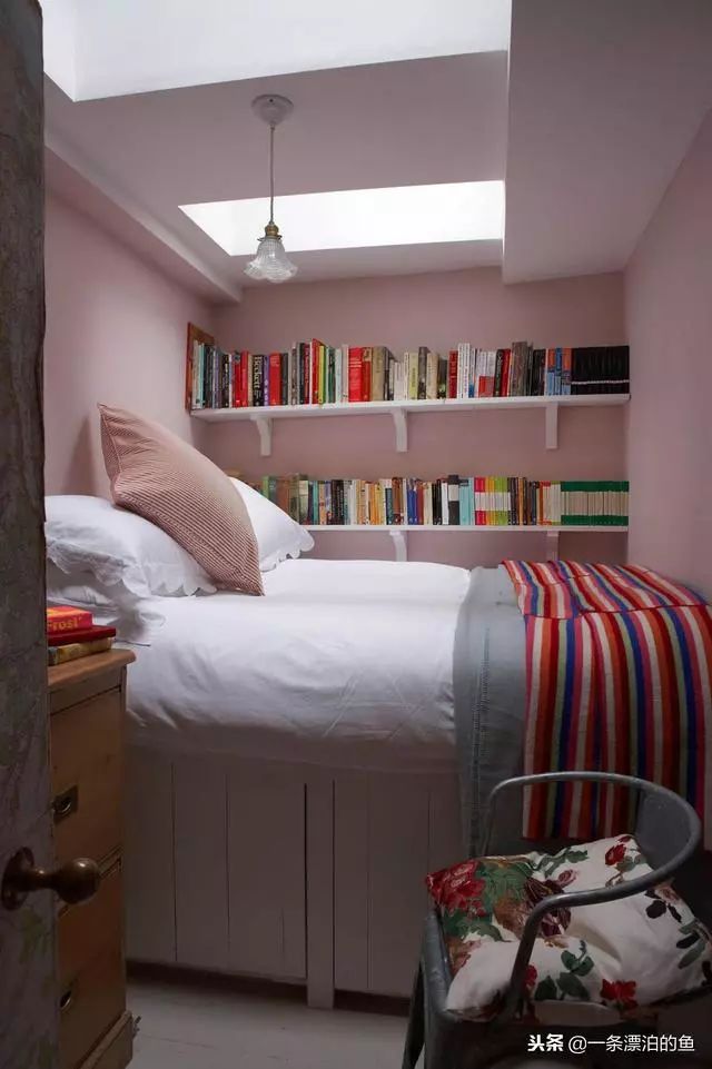 36個年輕人臥室的設計和想法，以最大限度地擴大你的空間 家居 第24張
