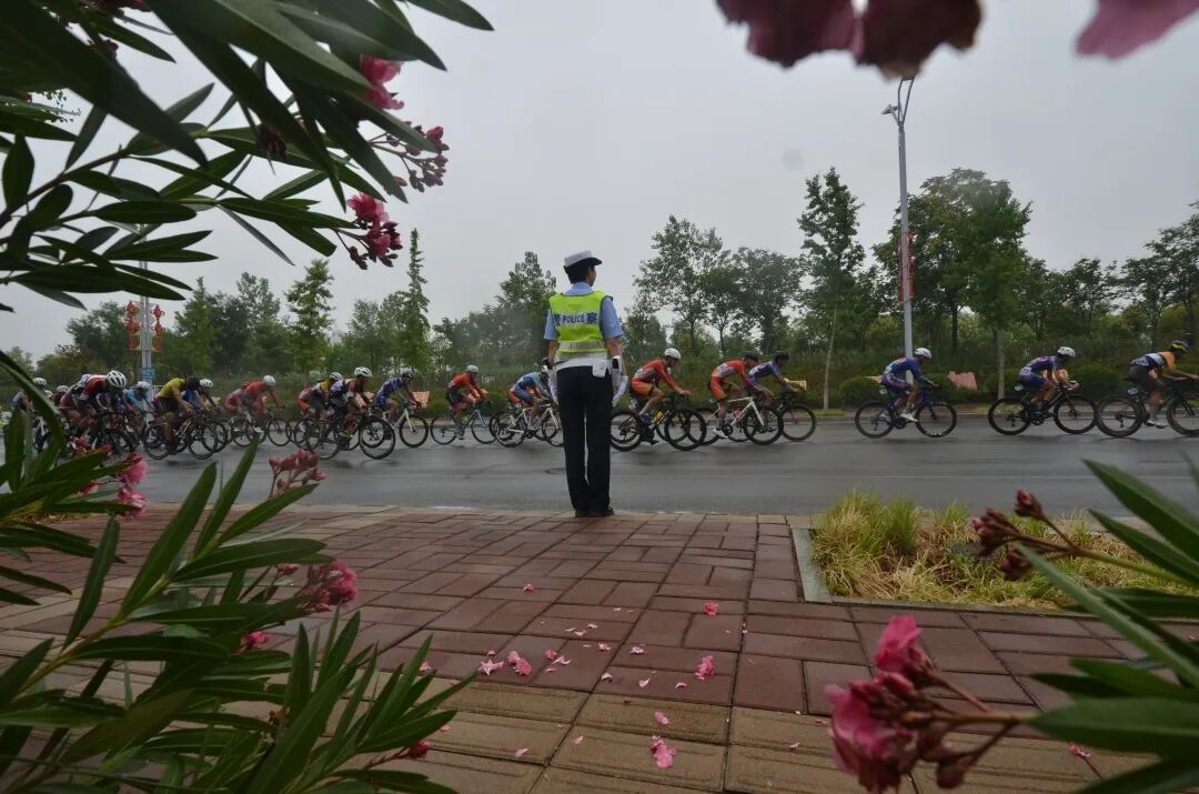 河南洛宁：《“奔跑吧·少年”2025年河南省青少年公路自行车冠军赛》圆满收官