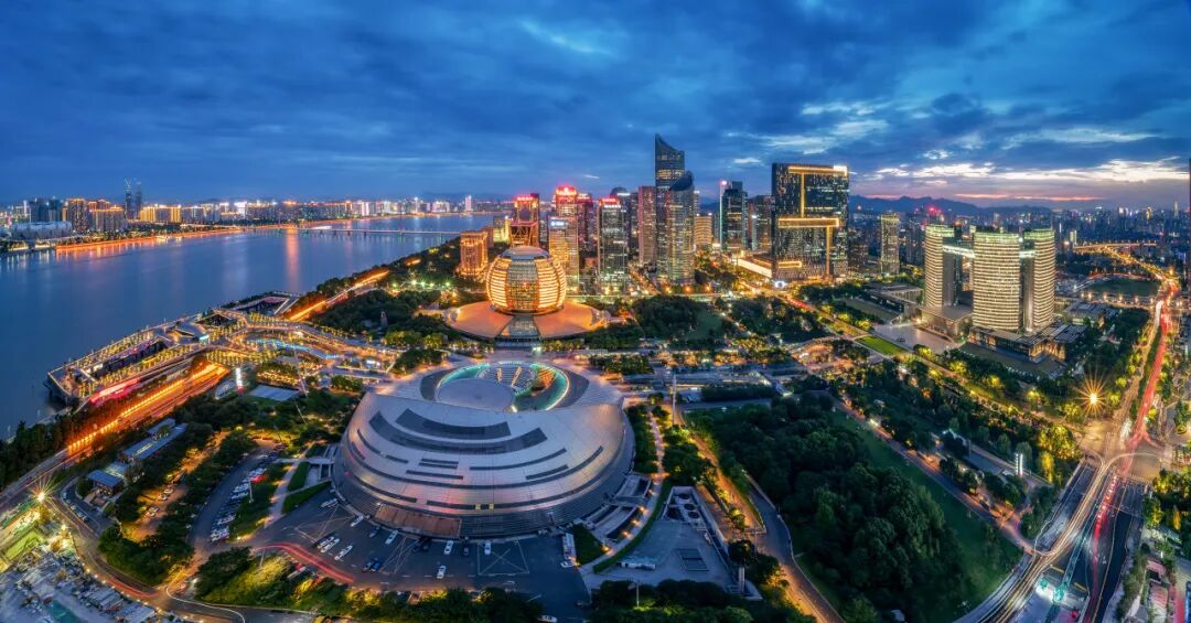 马西锋 《钱江新城全景》.jpg