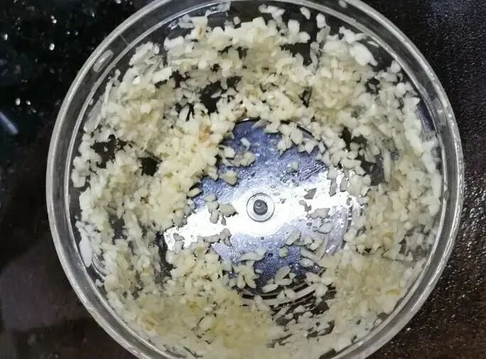 家常菜|做凉拌黄瓜，切好先别急着拌！学会这一招，清脆爽口，酱汁入味不油腻！