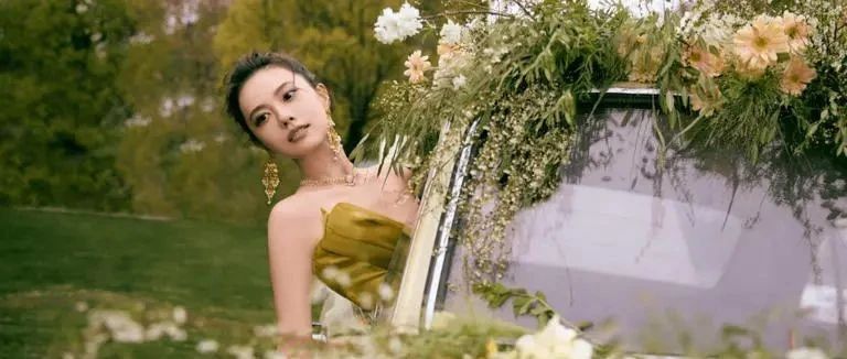 姜佩瑶将春天穿在身上