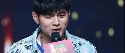 周杰伦“难怪瘦不下来”：熬夜不只会变胖，还会猝死...