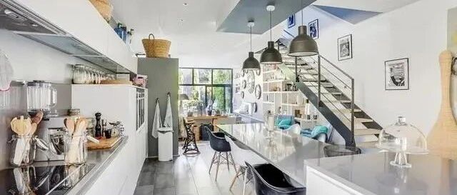 闺蜜家复式楼装修，客厅下沉30公分，露台上种竹子，脑洞真大！