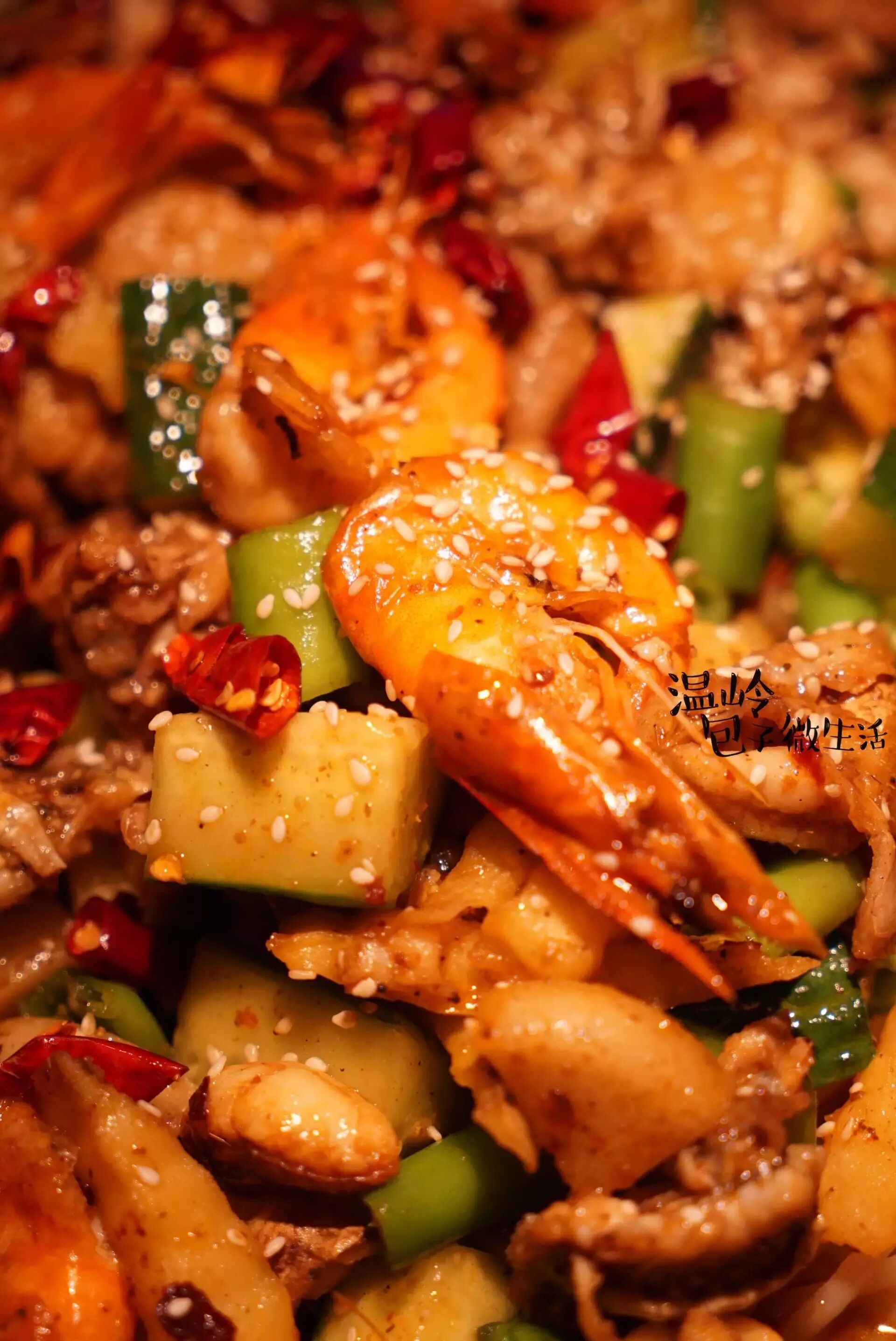 香辣虾04香辣孜然味03十三香味的牛蛙又香又辣有汤有肉,肉质很滑,每块