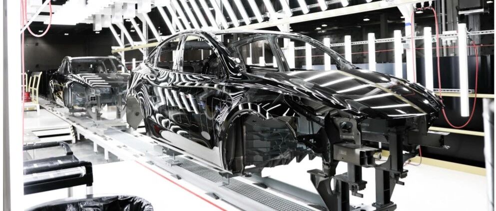 特斯拉发布三季度报：毛利突破30%，手握161亿美元现金，将更多搭配磷酸铁锂电池