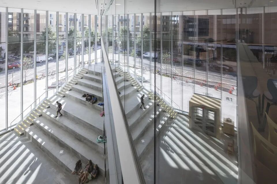 ֱ�л����裬˭������ס��