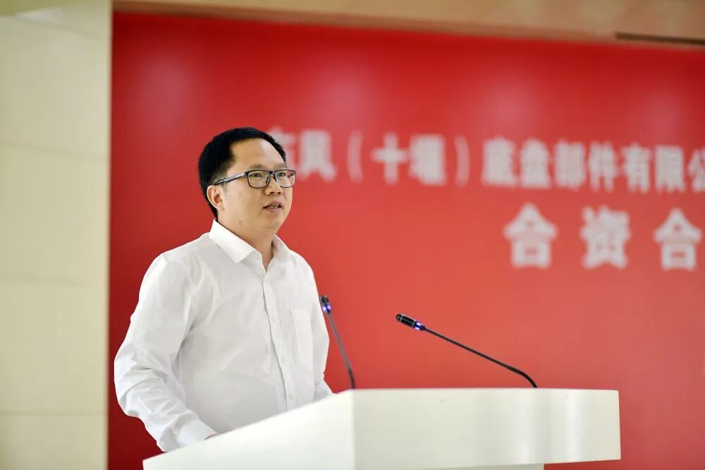 云浮新区党工委副书记,管委会主任谢国才云浮地处珠江