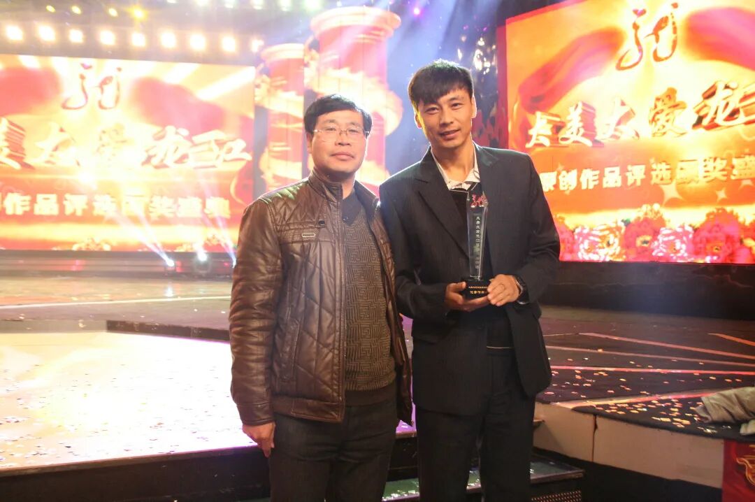 边瑾接彦超照片.jpg
