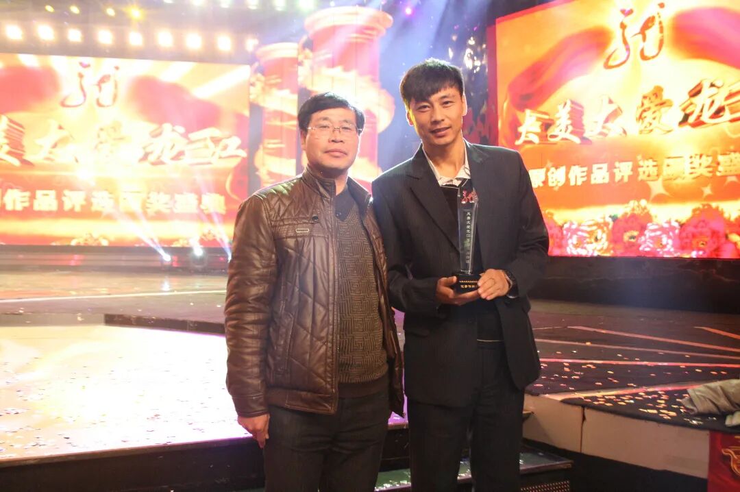 边瑾接彦超照片.jpg